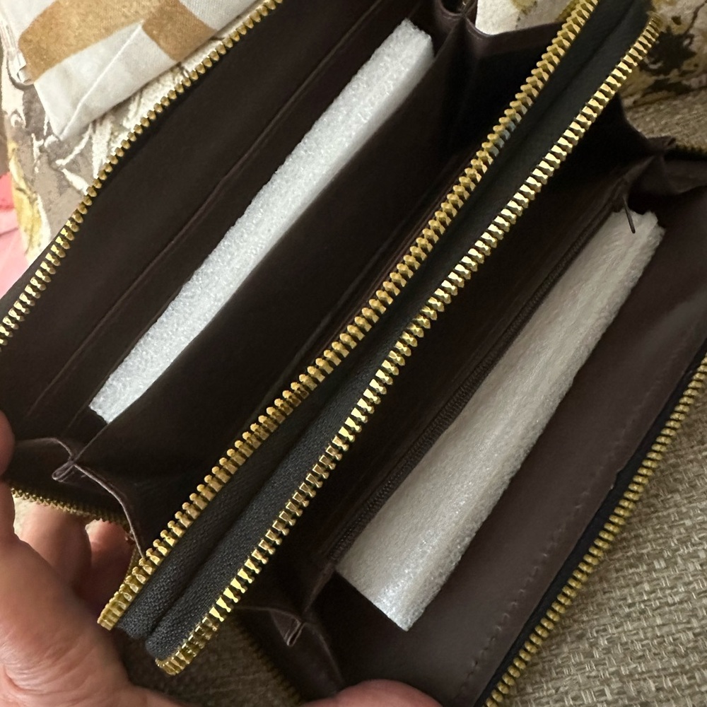 Elegant Black Leather Wristlet with Double Zippers & Gold Accent New - Picture 8 of 15